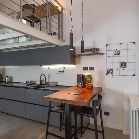 Artstay - Exclusive Near Metro M1, Ac, Parking דירה
