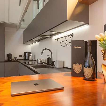 Artstay - Exclusive Near Metro M1, Ac, Parking Milão
