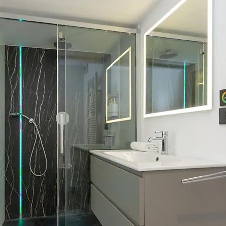 Artstay - Exclusive Near Metro M1, Ac, Parking דירה מילאנו
